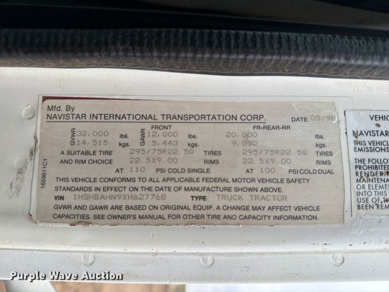 image for item DV8678 1999 International 8100 semi truck