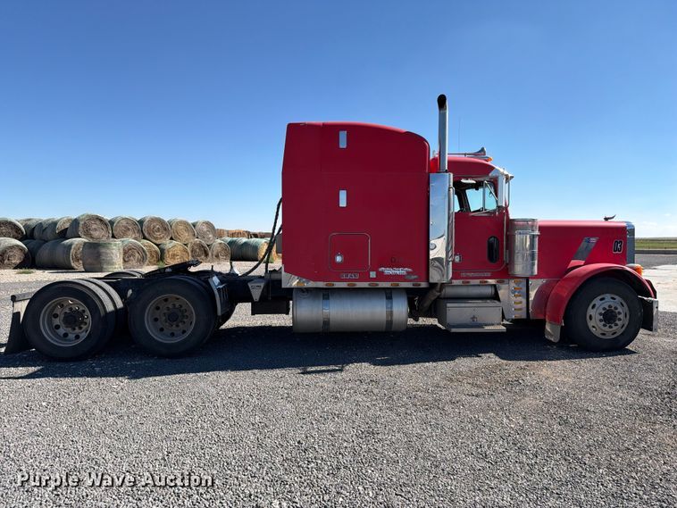 image for item DV8704 2003 Peterbilt 379 semi truck