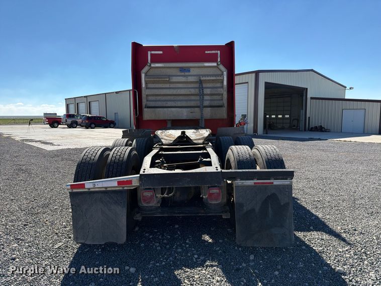 image for item DV8704 2003 Peterbilt 379 semi truck