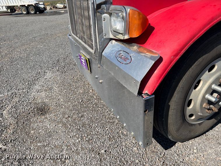 image for item DV8704 2003 Peterbilt 379 semi truck