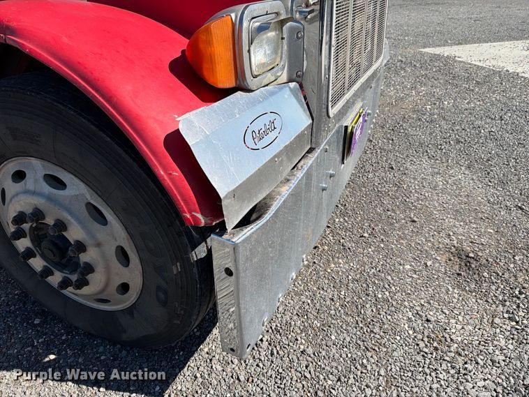 image for item DV8704 2003 Peterbilt 379 semi truck