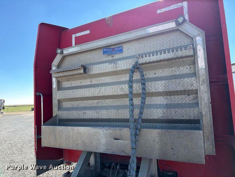 image for item DV8704 2003 Peterbilt 379 semi truck