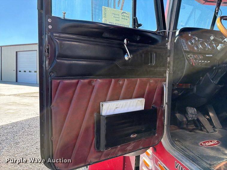 image for item DV8704 2003 Peterbilt 379 semi truck
