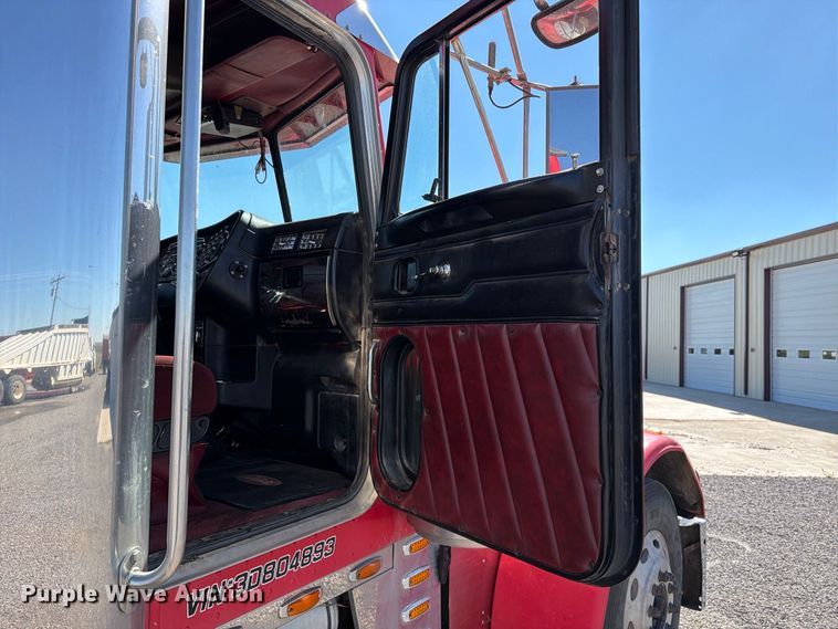 image for item DV8704 2003 Peterbilt 379 semi truck