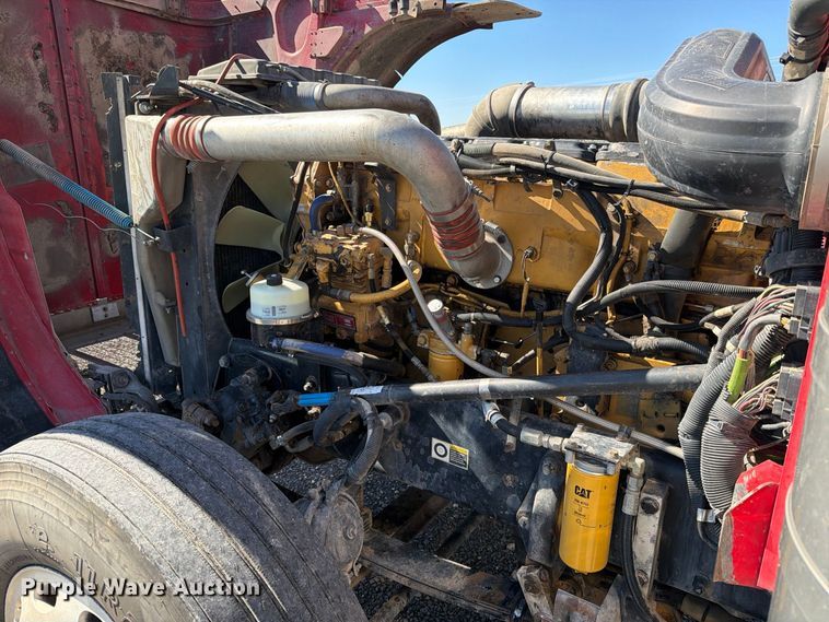 image for item DV8704 2003 Peterbilt 379 semi truck