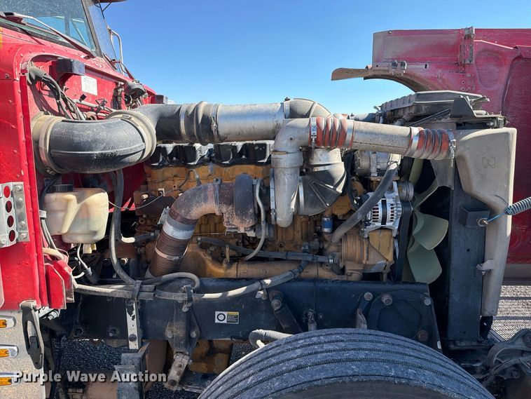 image for item DV8704 2003 Peterbilt 379 semi truck