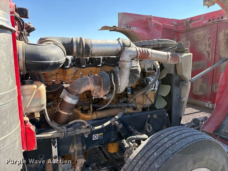 image for item DV8704 2003 Peterbilt 379 semi truck