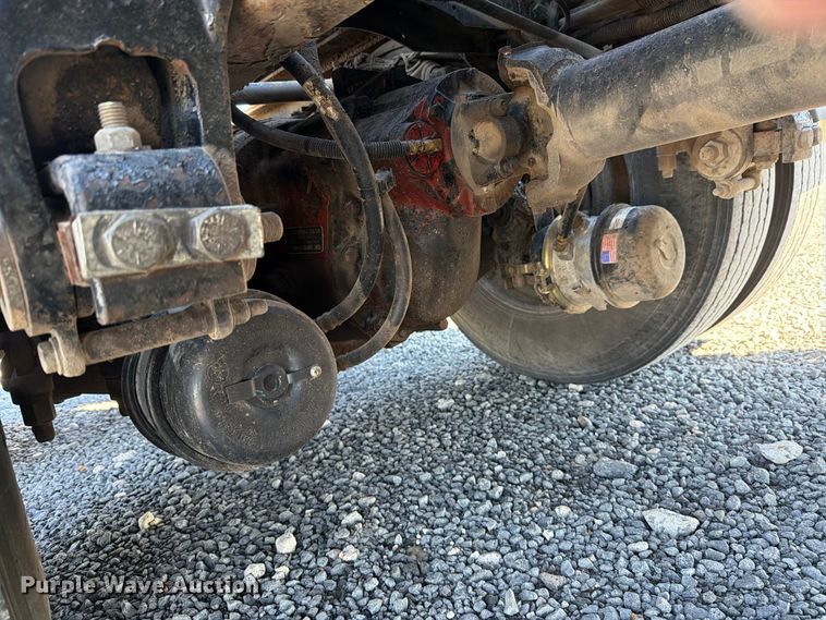 image for item DV8704 2003 Peterbilt 379 semi truck