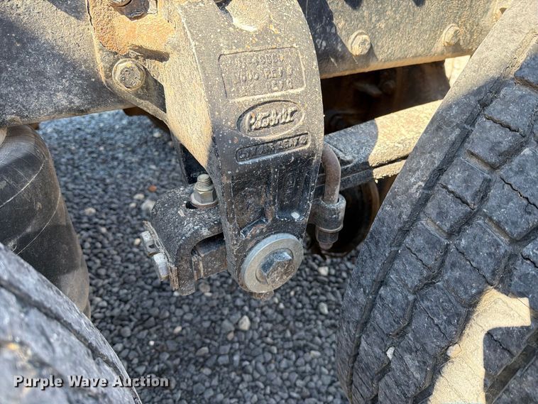 image for item DV8704 2003 Peterbilt 379 semi truck