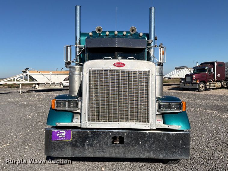 image for item DV8708 2000 Peterbilt 379 semi truck