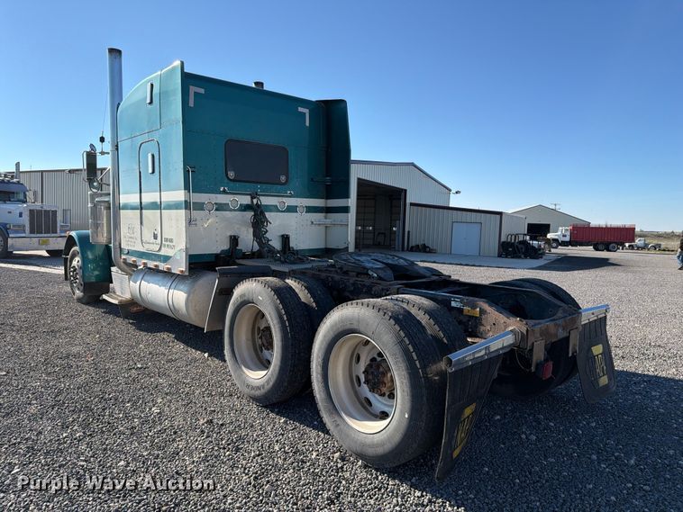 image for item DV8708 2000 Peterbilt 379 semi truck