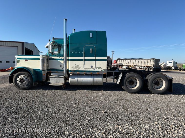 image for item DV8708 2000 Peterbilt 379 semi truck