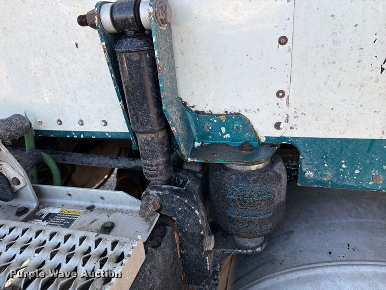 image for item DV8708 2000 Peterbilt 379 semi truck