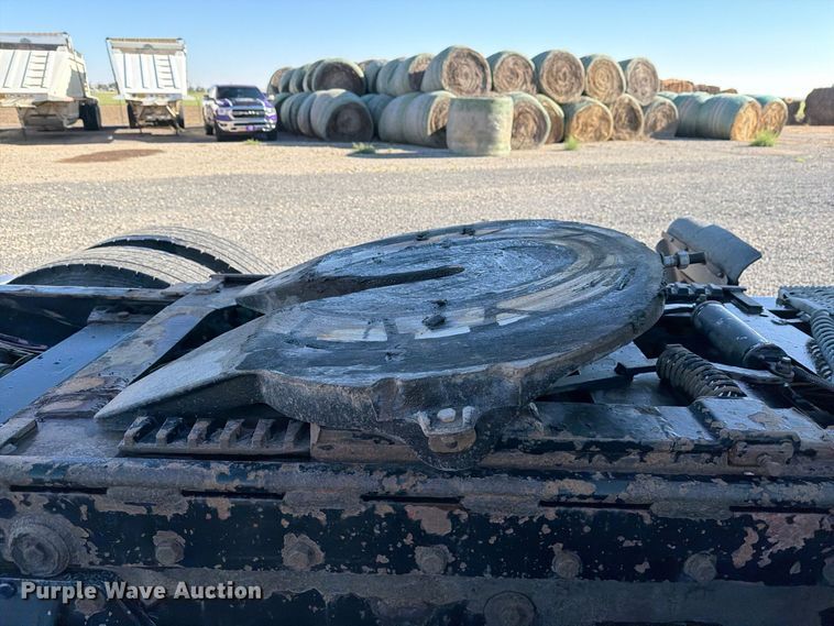 image for item DV8708 2000 Peterbilt 379 semi truck