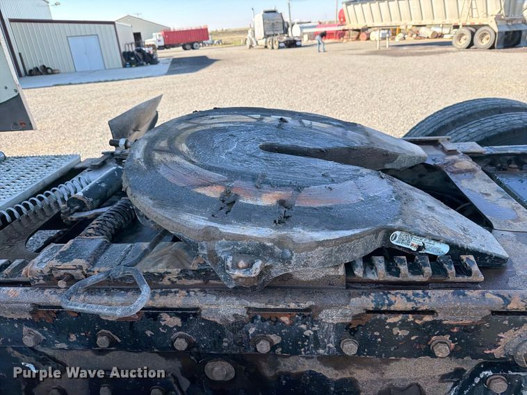 image for item DV8708 2000 Peterbilt 379 semi truck