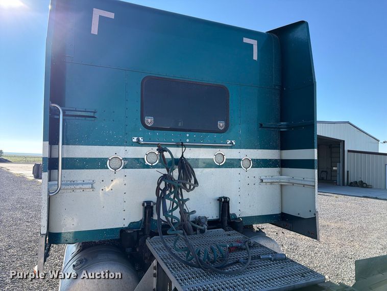 image for item DV8708 2000 Peterbilt 379 semi truck