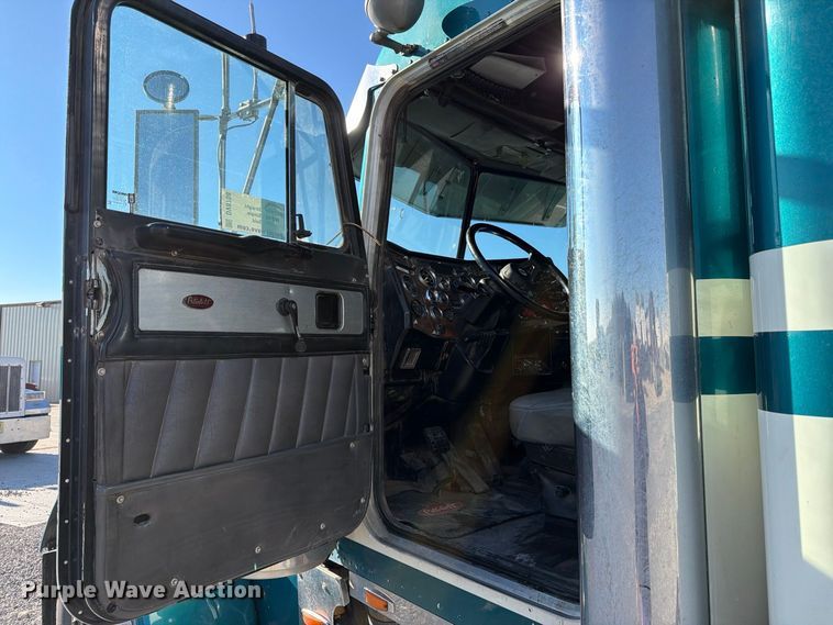 image for item DV8708 2000 Peterbilt 379 semi truck
