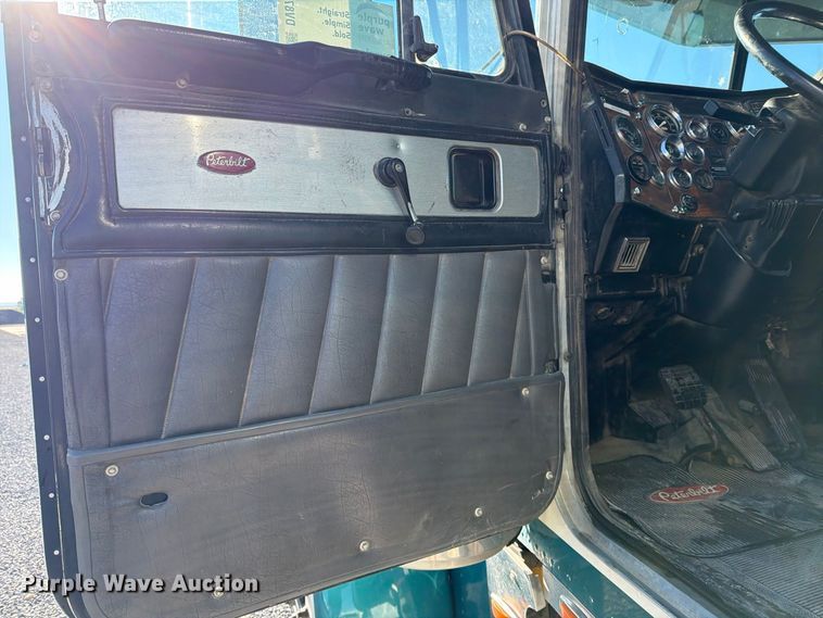 image for item DV8708 2000 Peterbilt 379 semi truck