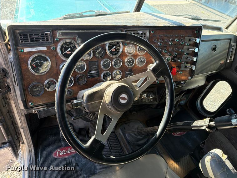 image for item DV8708 2000 Peterbilt 379 semi truck