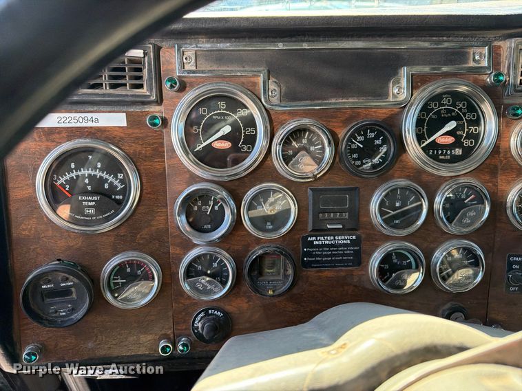 image for item DV8708 2000 Peterbilt 379 semi truck