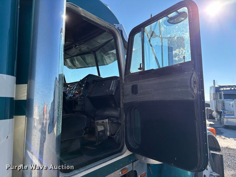 image for item DV8708 2000 Peterbilt 379 semi truck