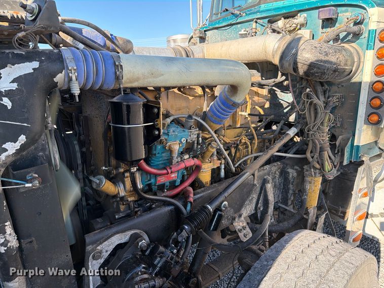 image for item DV8708 2000 Peterbilt 379 semi truck