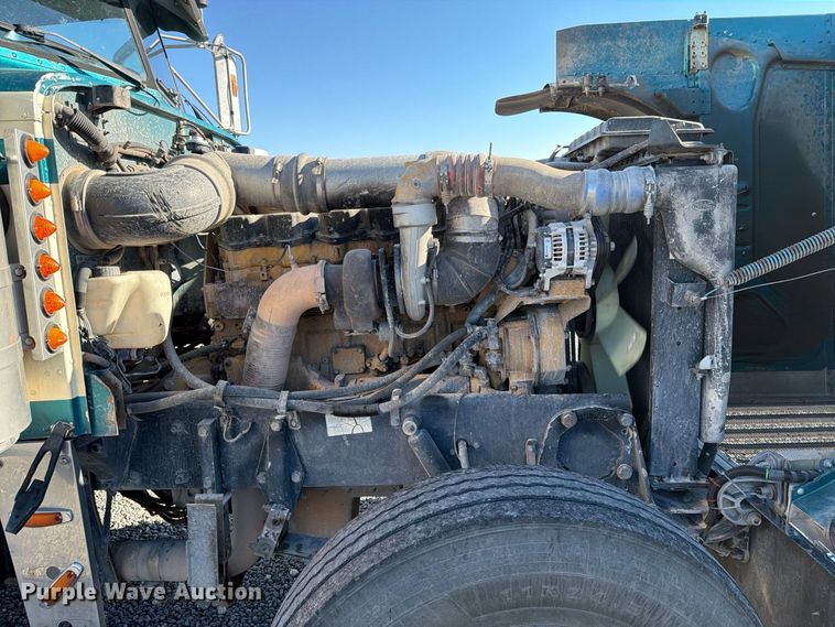 image for item DV8708 2000 Peterbilt 379 semi truck