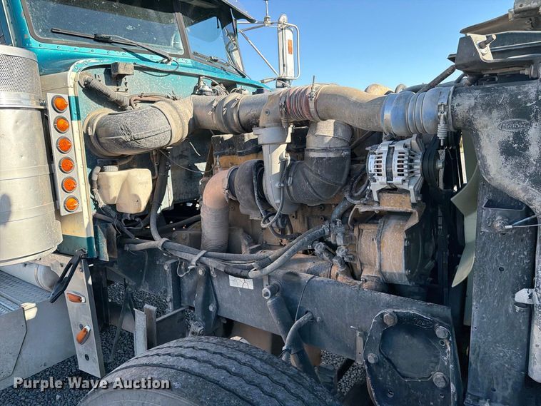 image for item DV8708 2000 Peterbilt 379 semi truck