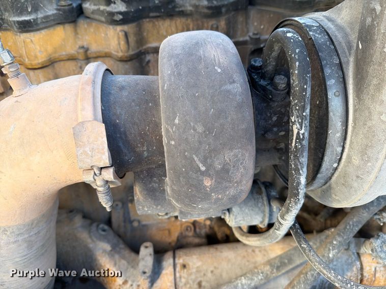 image for item DV8708 2000 Peterbilt 379 semi truck