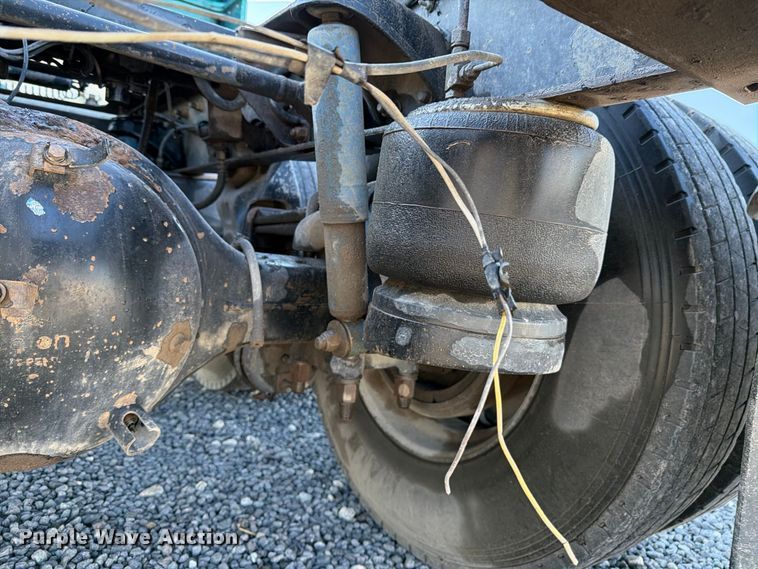 image for item DV8708 2000 Peterbilt 379 semi truck