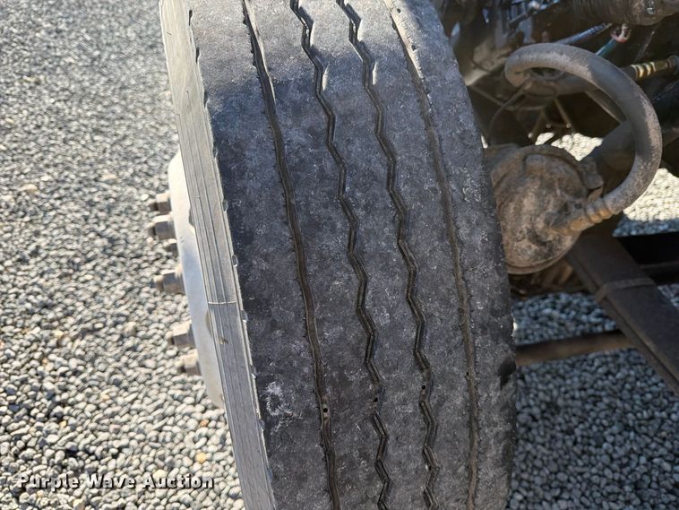 image for item DV8708 2000 Peterbilt 379 semi truck