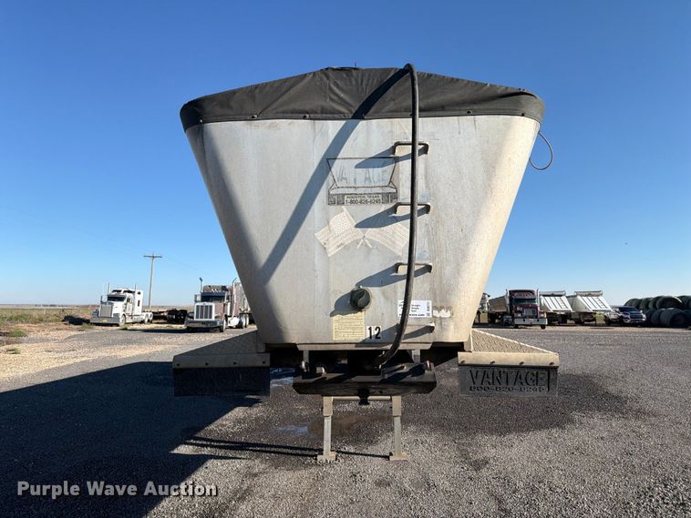 image for item DV8711 2000 Vantage end dump trailer