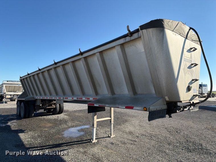 image for item DV8711 2000 Vantage end dump trailer