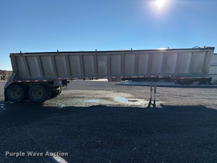 image for item DV8711 2000 Vantage end dump trailer