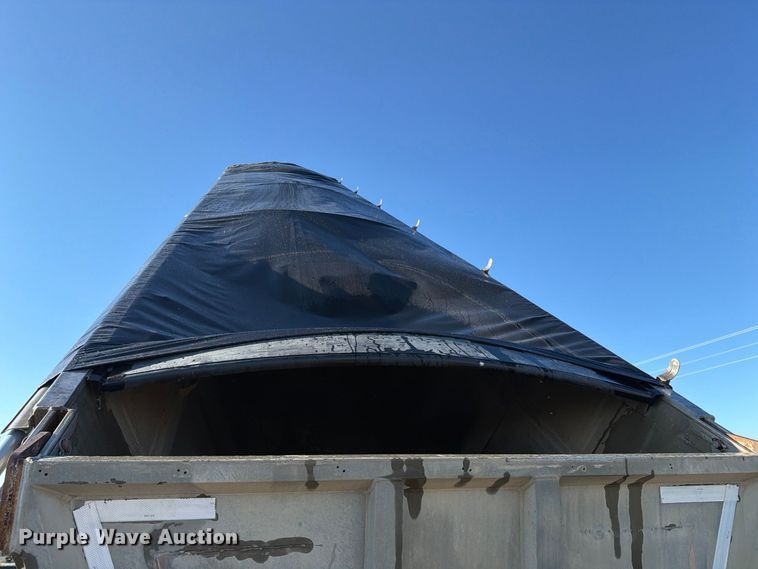 image for item DV8711 2000 Vantage end dump trailer