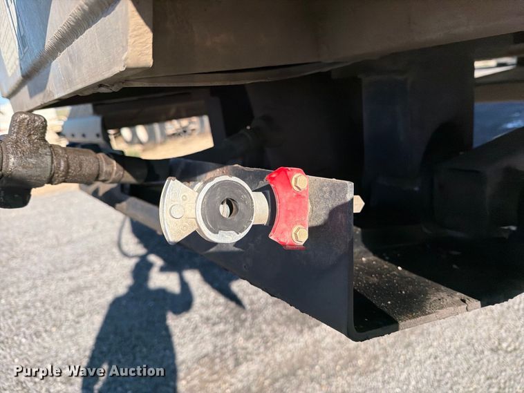 image for item DV8711 2000 Vantage end dump trailer