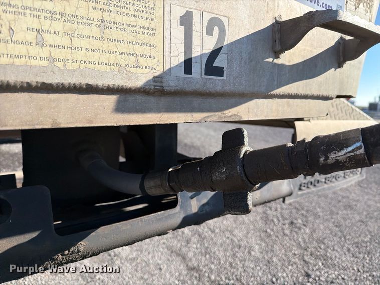 image for item DV8711 2000 Vantage end dump trailer