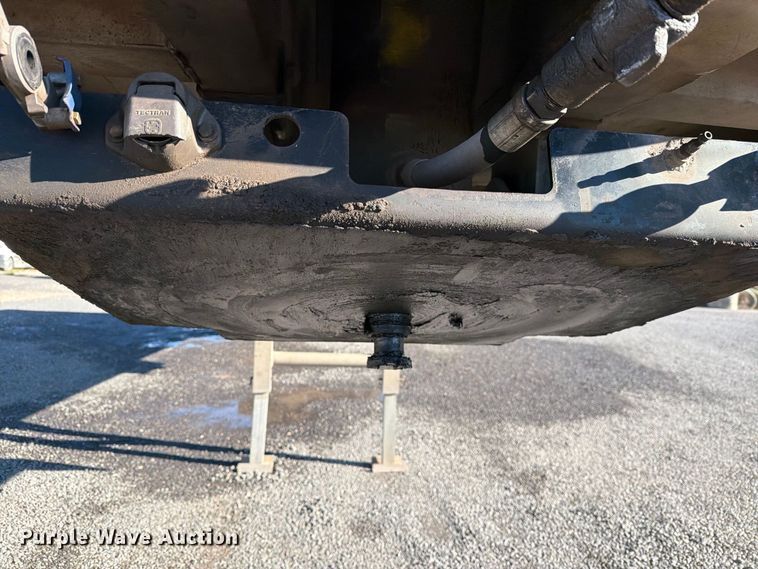 image for item DV8711 2000 Vantage end dump trailer