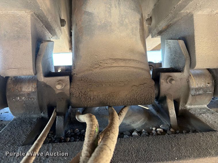 image for item DV8711 2000 Vantage end dump trailer