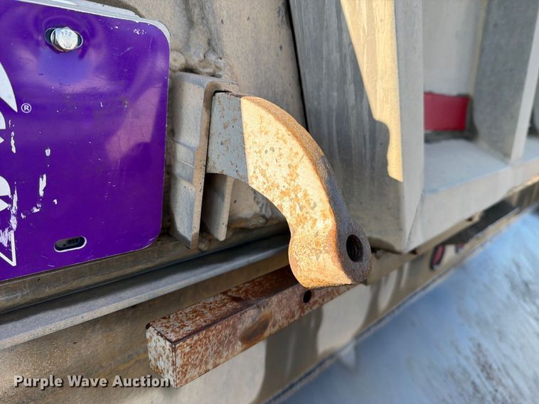 image for item DV8711 2000 Vantage end dump trailer
