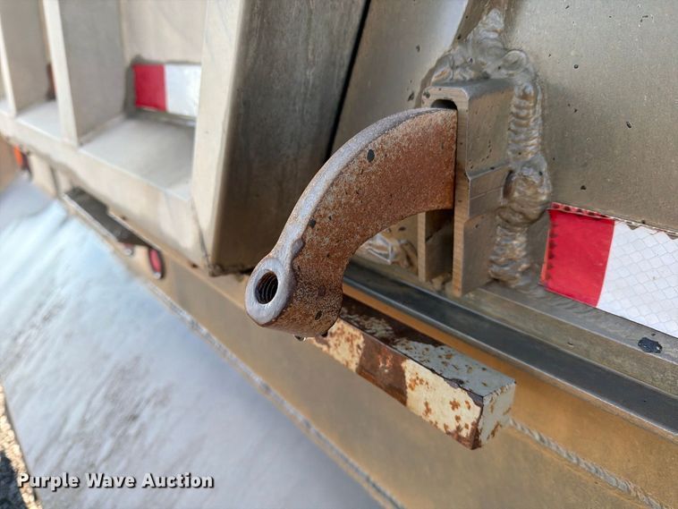 image for item DV8711 2000 Vantage end dump trailer