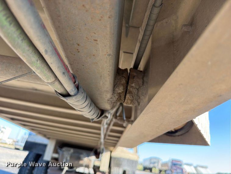 image for item DV8711 2000 Vantage end dump trailer