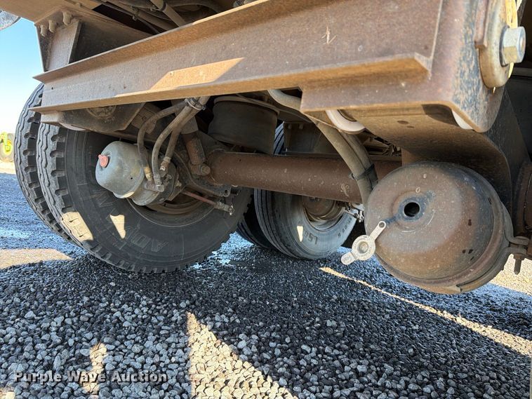 image for item DV8711 2000 Vantage end dump trailer