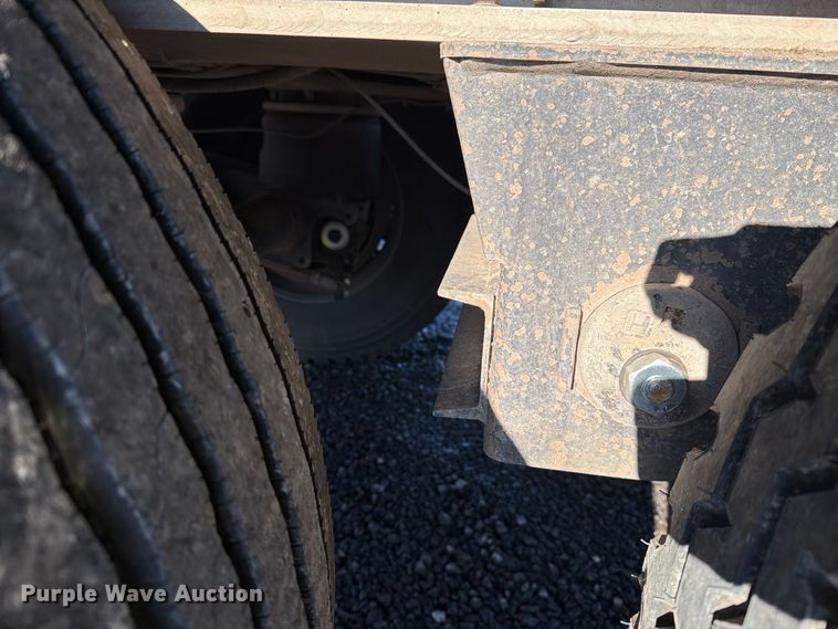 image for item DV8711 2000 Vantage end dump trailer