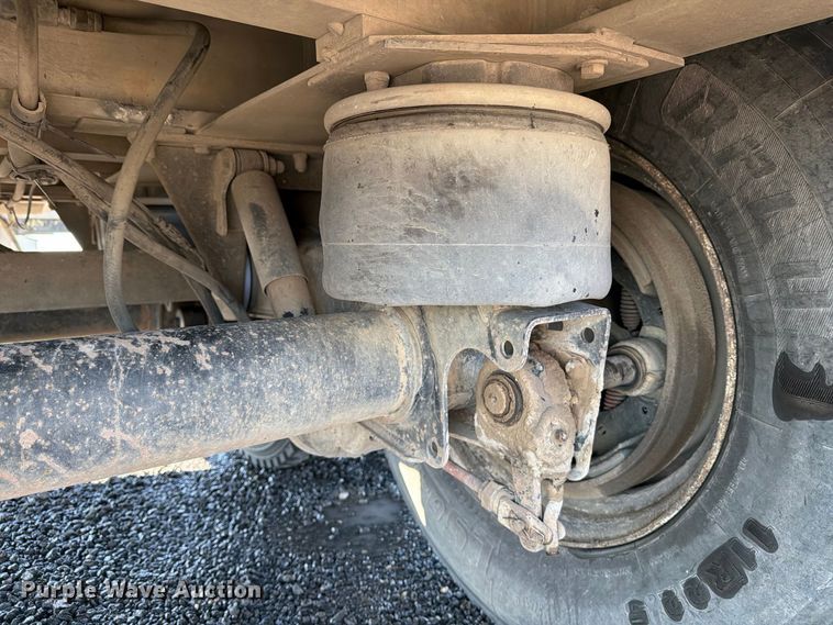image for item DV8711 2000 Vantage end dump trailer