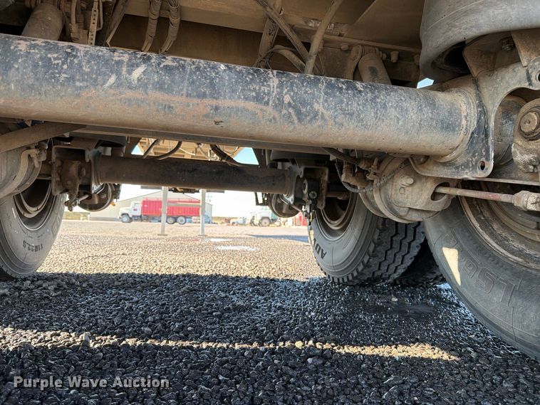 image for item DV8711 2000 Vantage end dump trailer