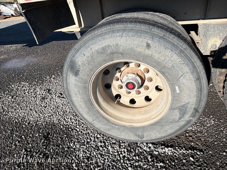 image for item DV8711 2000 Vantage end dump trailer