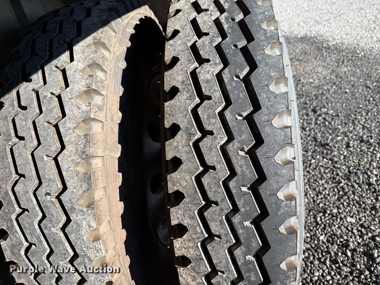 image for item DV8711 2000 Vantage end dump trailer