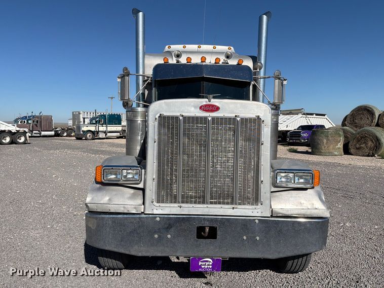 image for item DV8712 1996 Peterbilt 379 semi truck