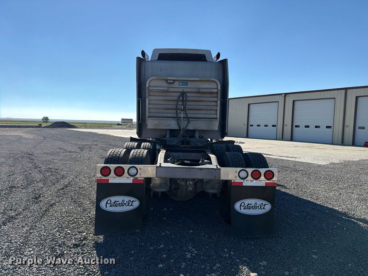 image for item DV8712 1996 Peterbilt 379 semi truck